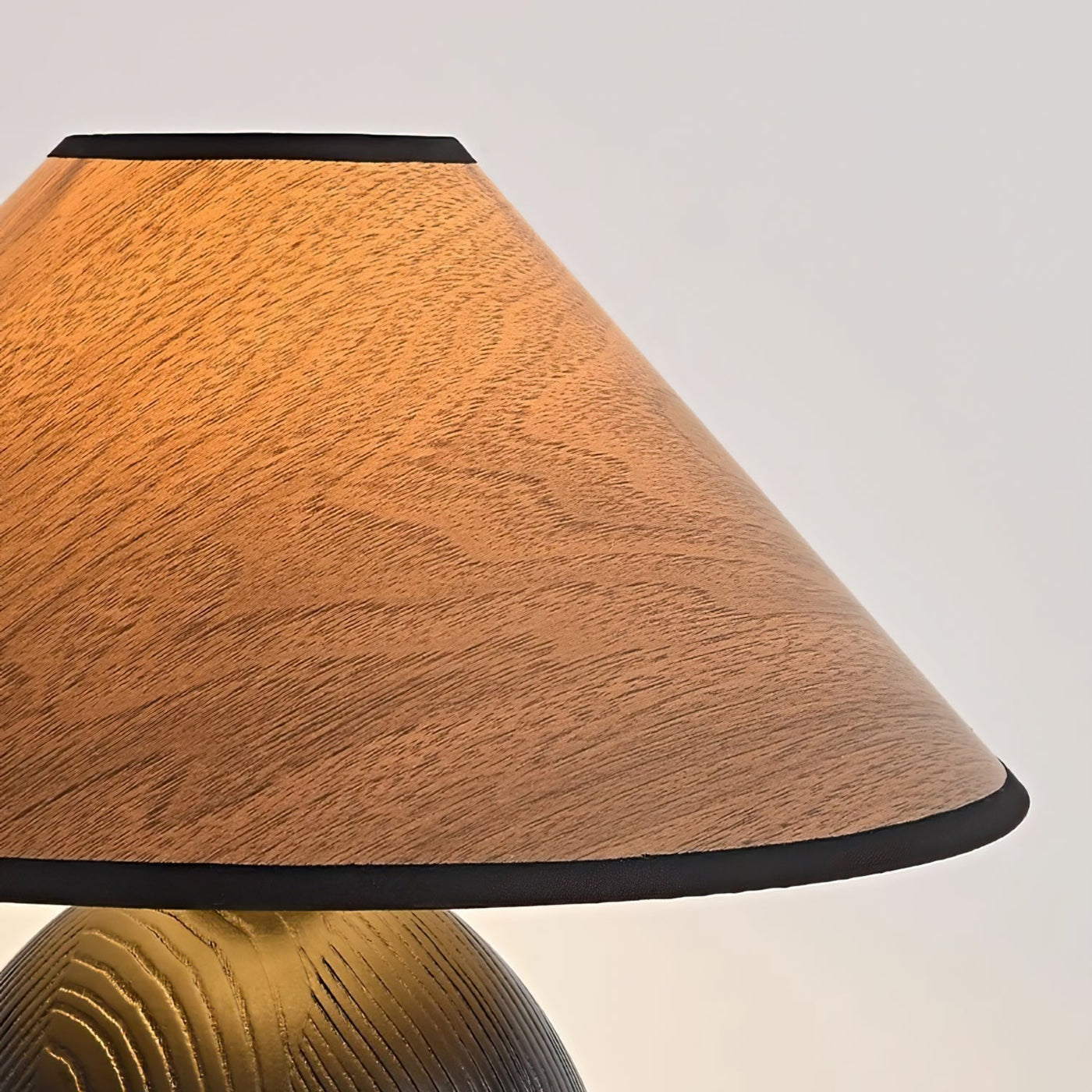 RusticShine - Stijlvolle Tafel Lamp in Walnoot en Zwart Hout