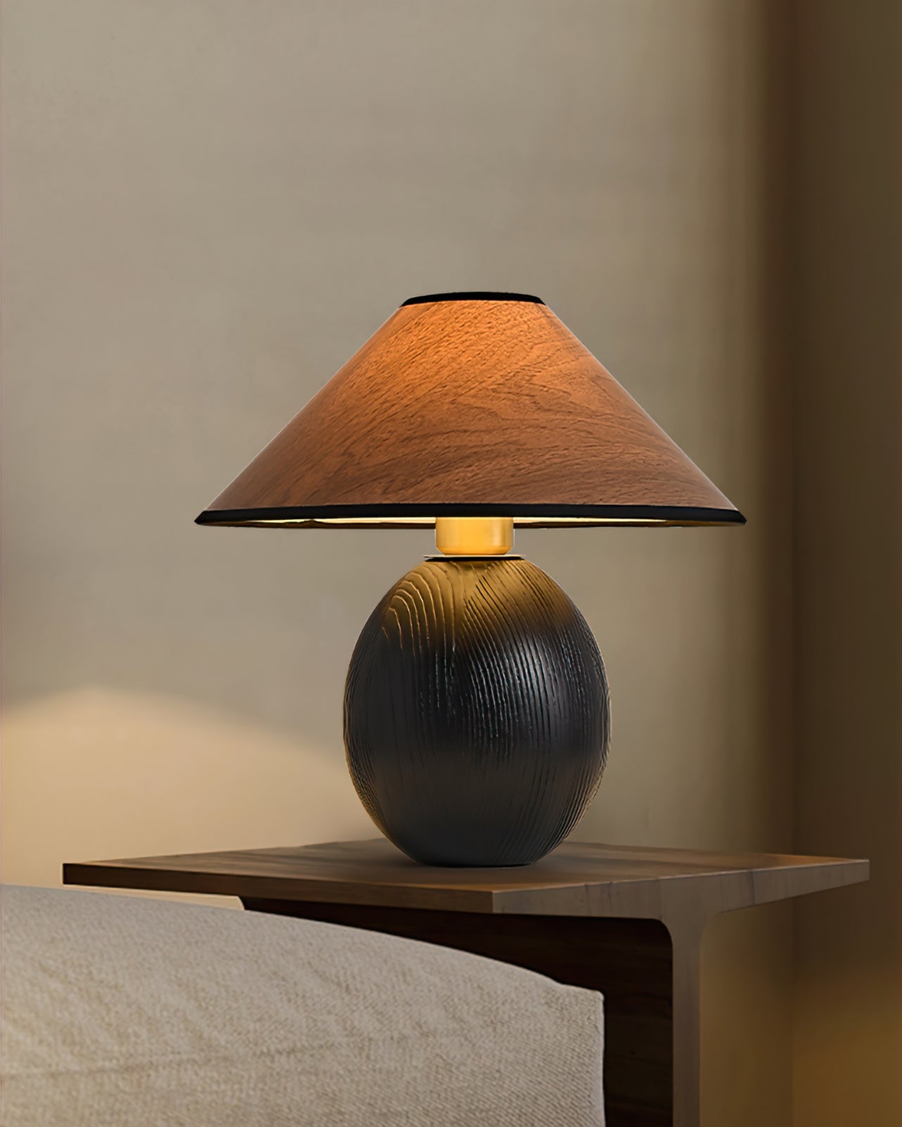 RusticShine - Stijlvolle Tafel Lamp in Walnoot en Zwart Hout