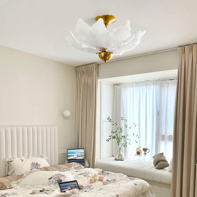 FoliageGlow - Ceiling Lamp with Glass Leaf Design and Gentle Lighting