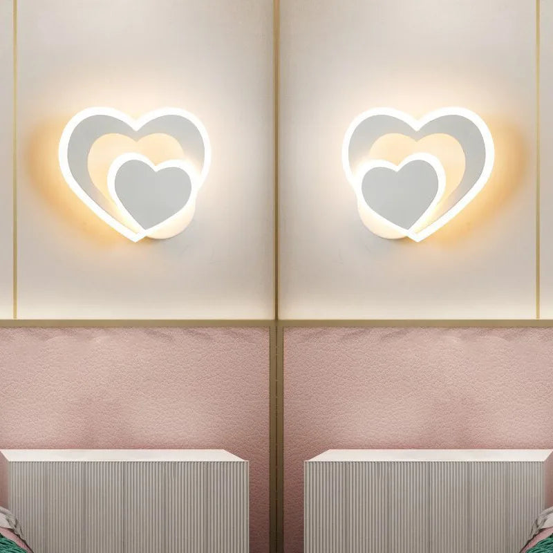 HeartGlow – Elegant Wall Light