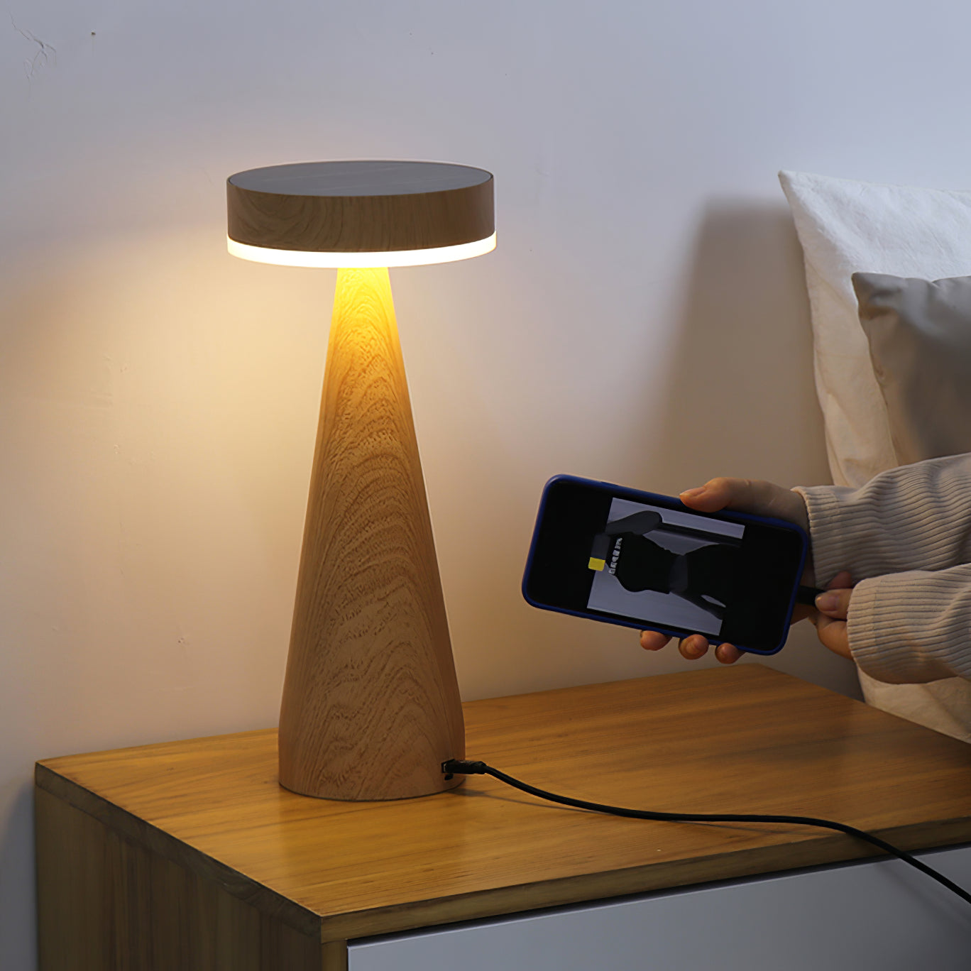 CoastalLuxe - Table Lamp with Rechargeable Function and Maritime Inspiration