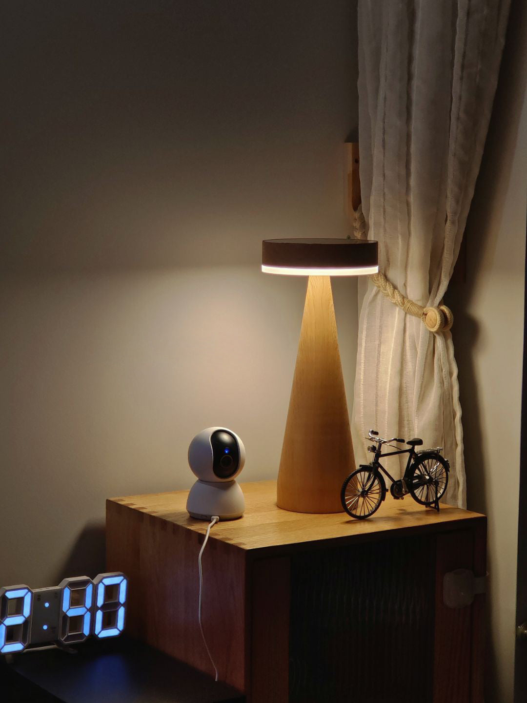 CoastalLuxe - Table Lamp with Rechargeable Function and Maritime Inspiration