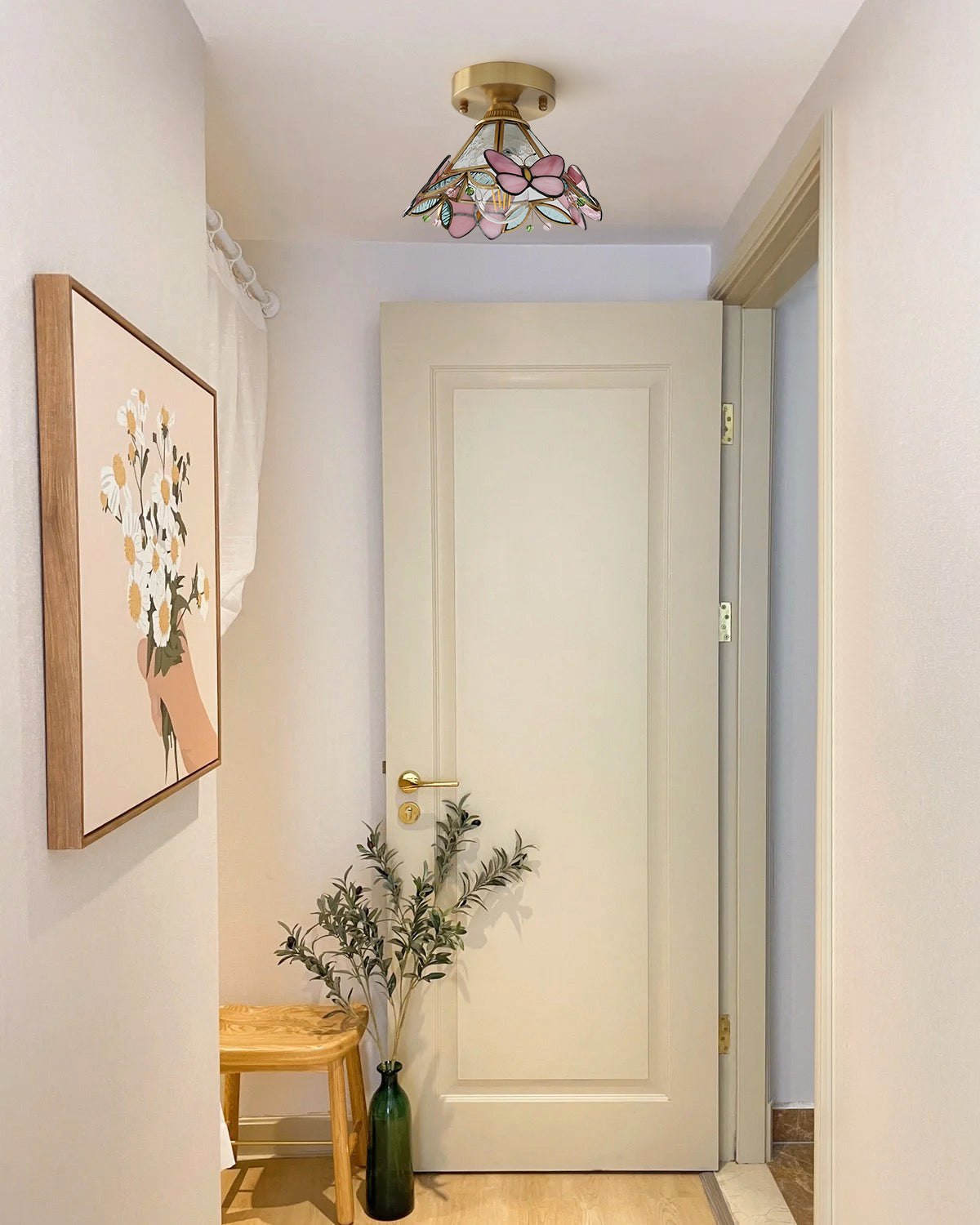 LullaAura - Sophisticated Ceiling Lamp