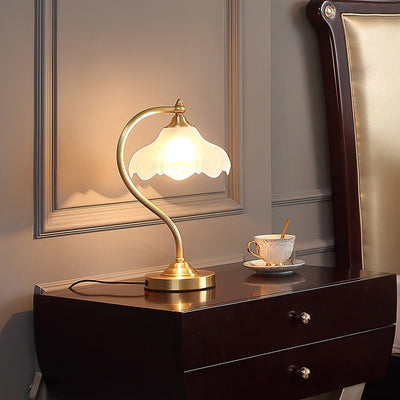 FloraLuxe - Sophisticated Table Light