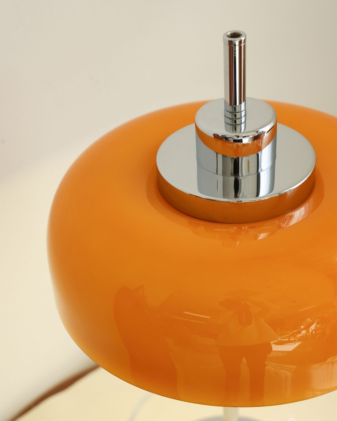 AuraBeam – Modern LED Desk Lamp with Retro Vibes