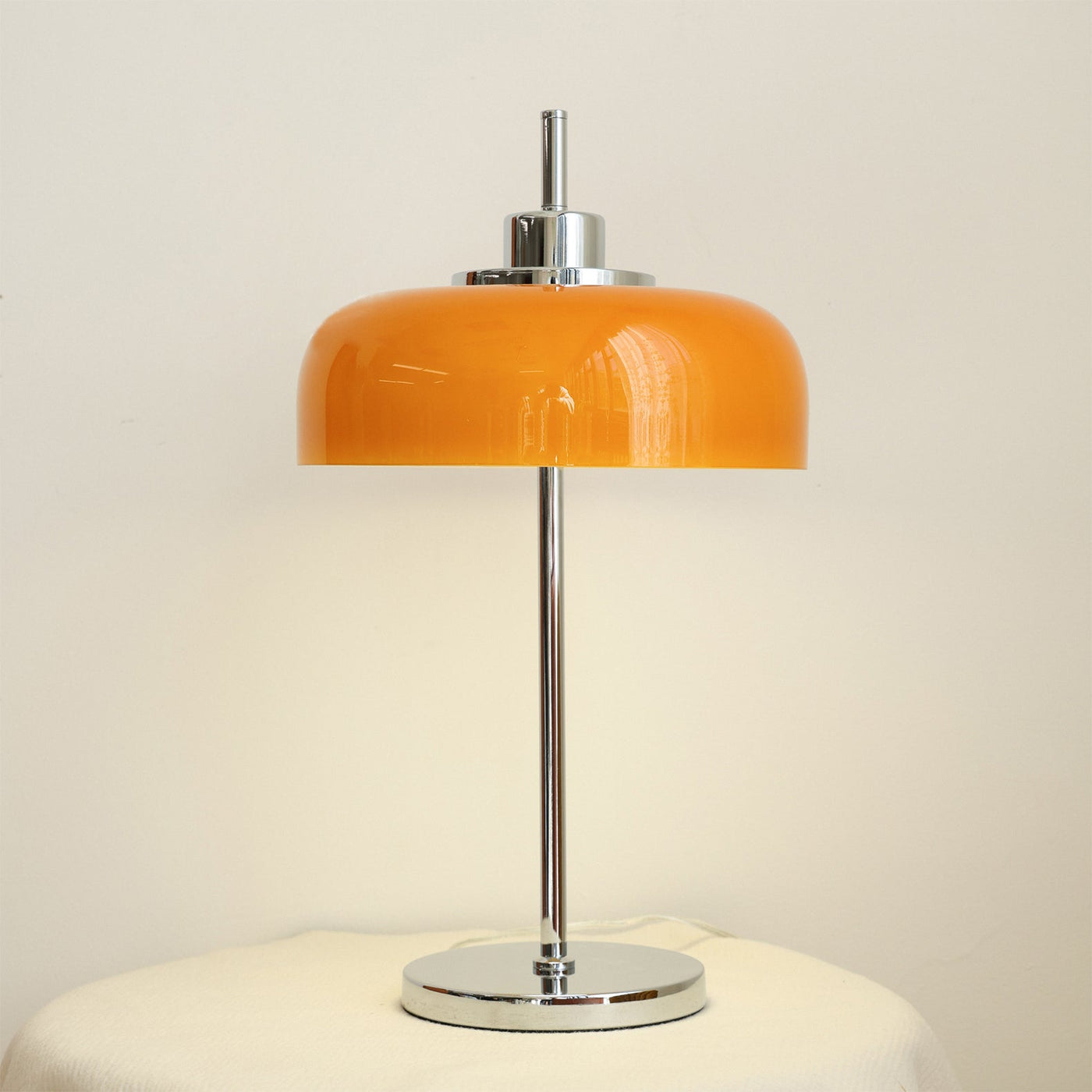 AuraBeam – Modern LED Desk Lamp with Retro Vibes