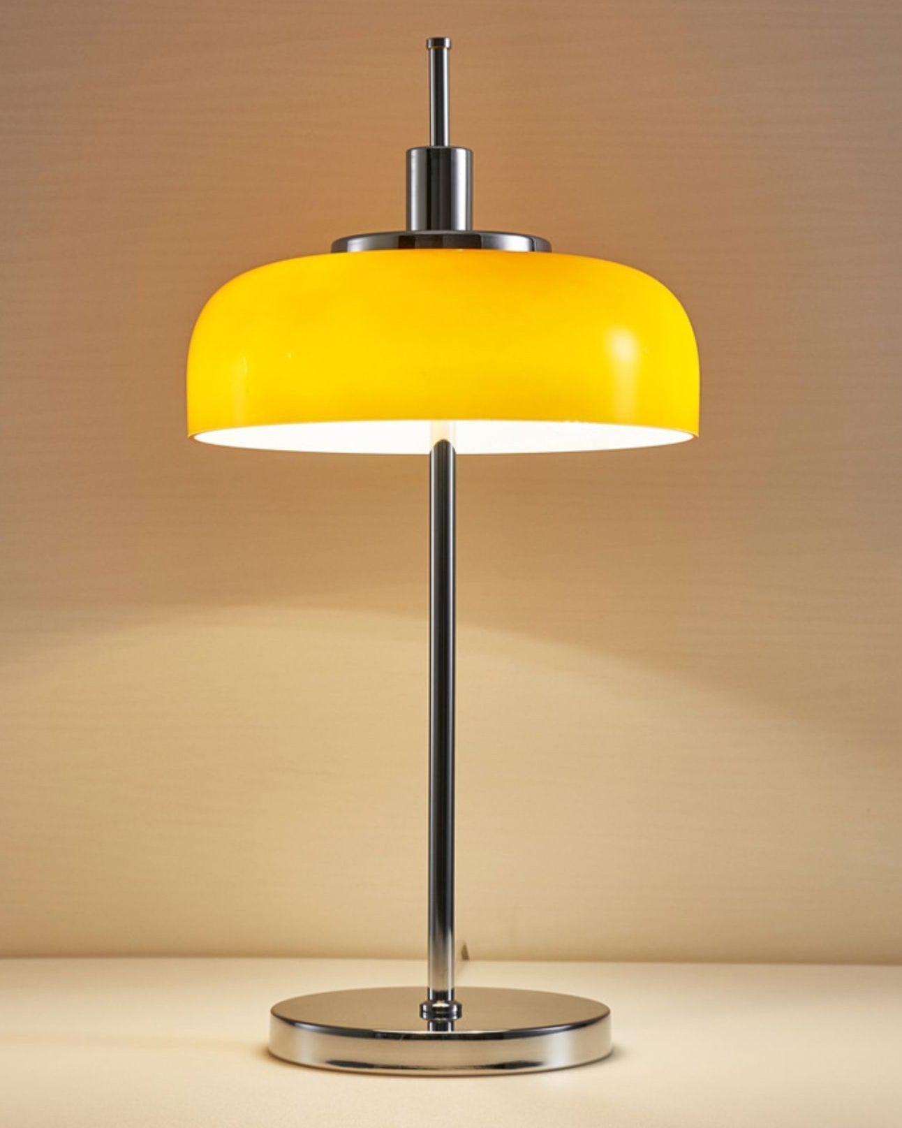 AuraBeam – Modern LED Desk Lamp with Retro Vibes