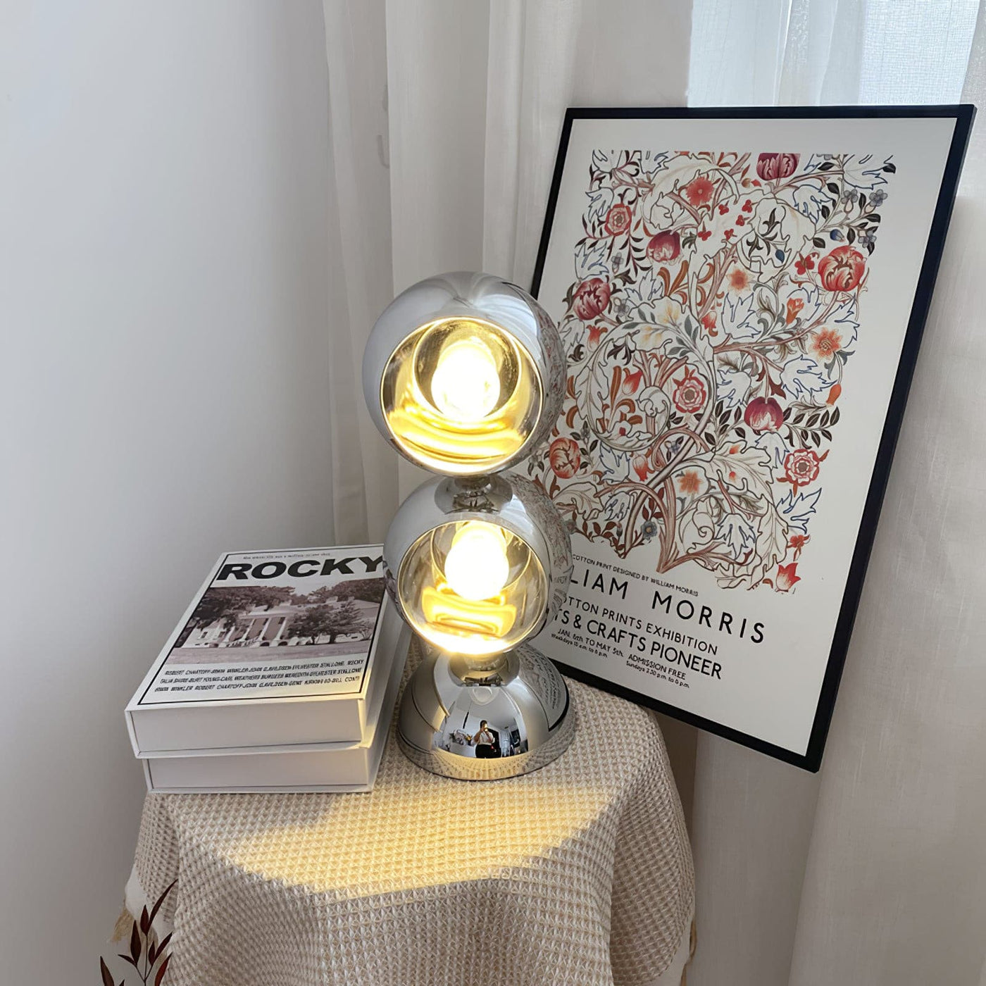 LuxeCharm - Table Lamp with Mickey Style and Cozy Light Diffusion