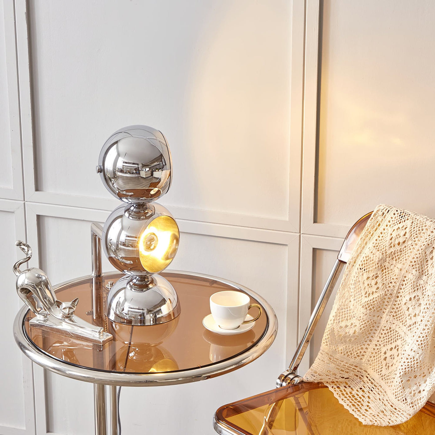LuxeCharm - Table Lamp with Mickey Style and Cozy Light Diffusion