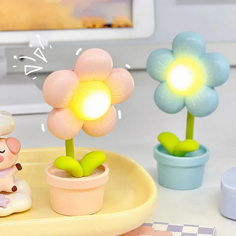 BloomLite - Petite Flower Table Lamp