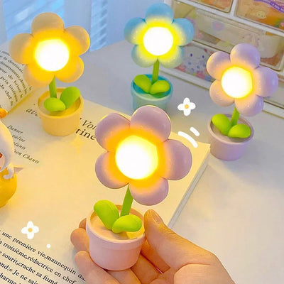 BloomLite - Petite Flower Table Lamp