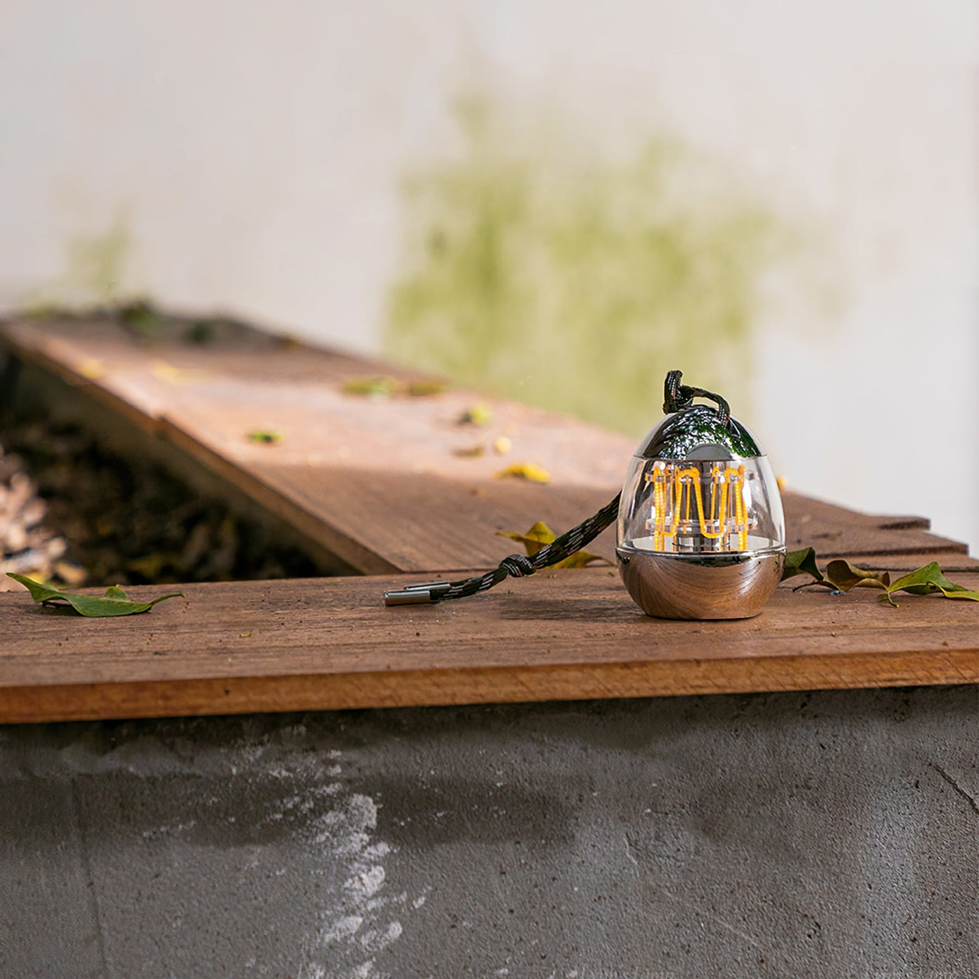 MiniEggLight - Elegant Desk Lamp