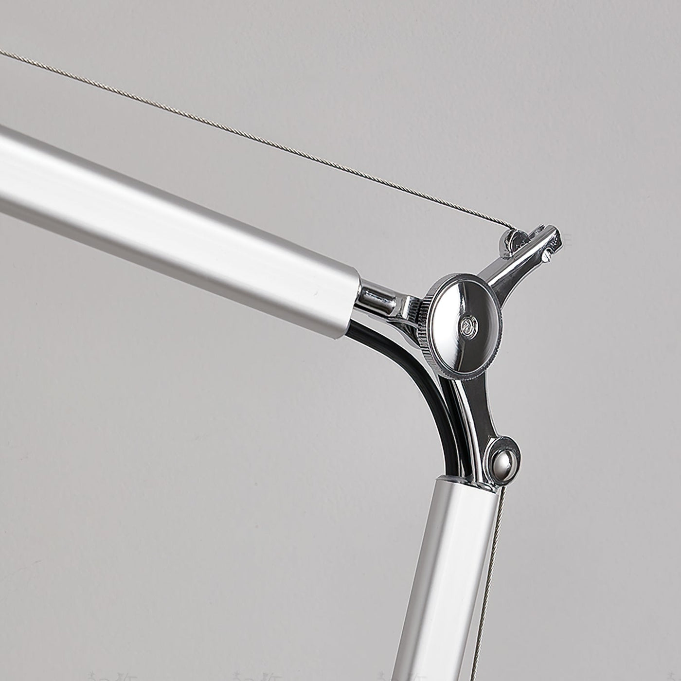 ClassicBeam - Modern Table Lamp