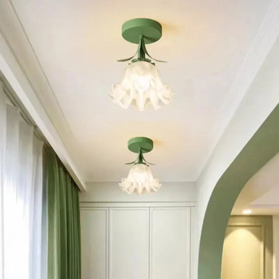 RadiantAura - Sleek Metal Pendant Light