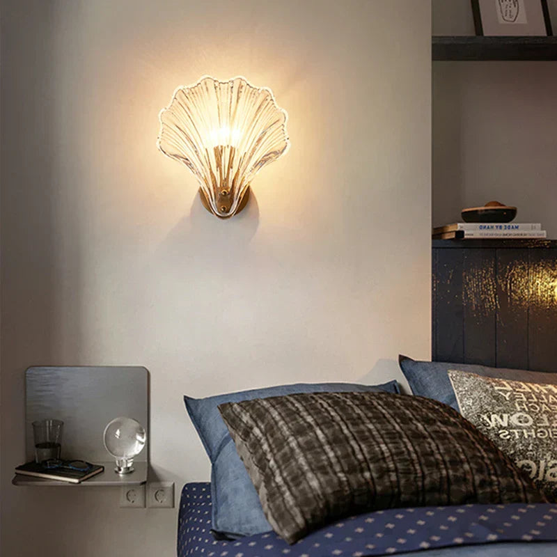 CoralGlow – Shell-Shaped Glass Wall Lamp