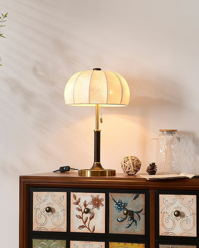 OrchidLite - Stijlvolle Tafel Lamp met Moderne Stofkap