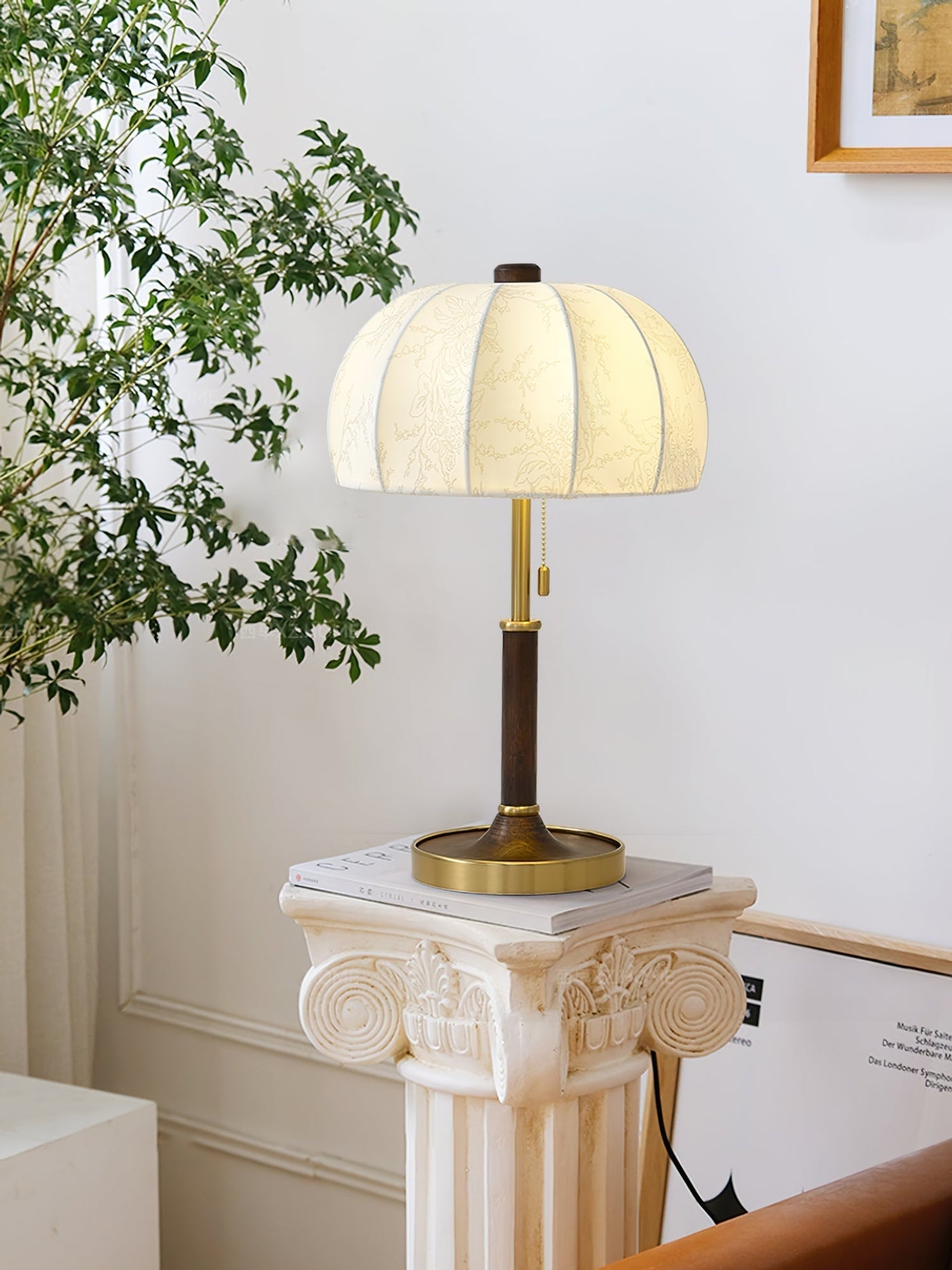 OrchidLite - Stijlvolle Tafel Lamp met Moderne Stofkap