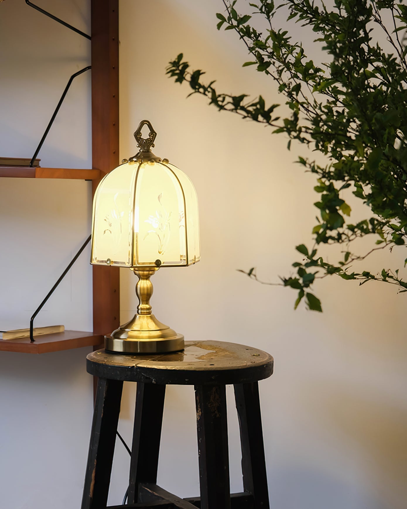 RadiantBloom - Orchid Glass Lamp