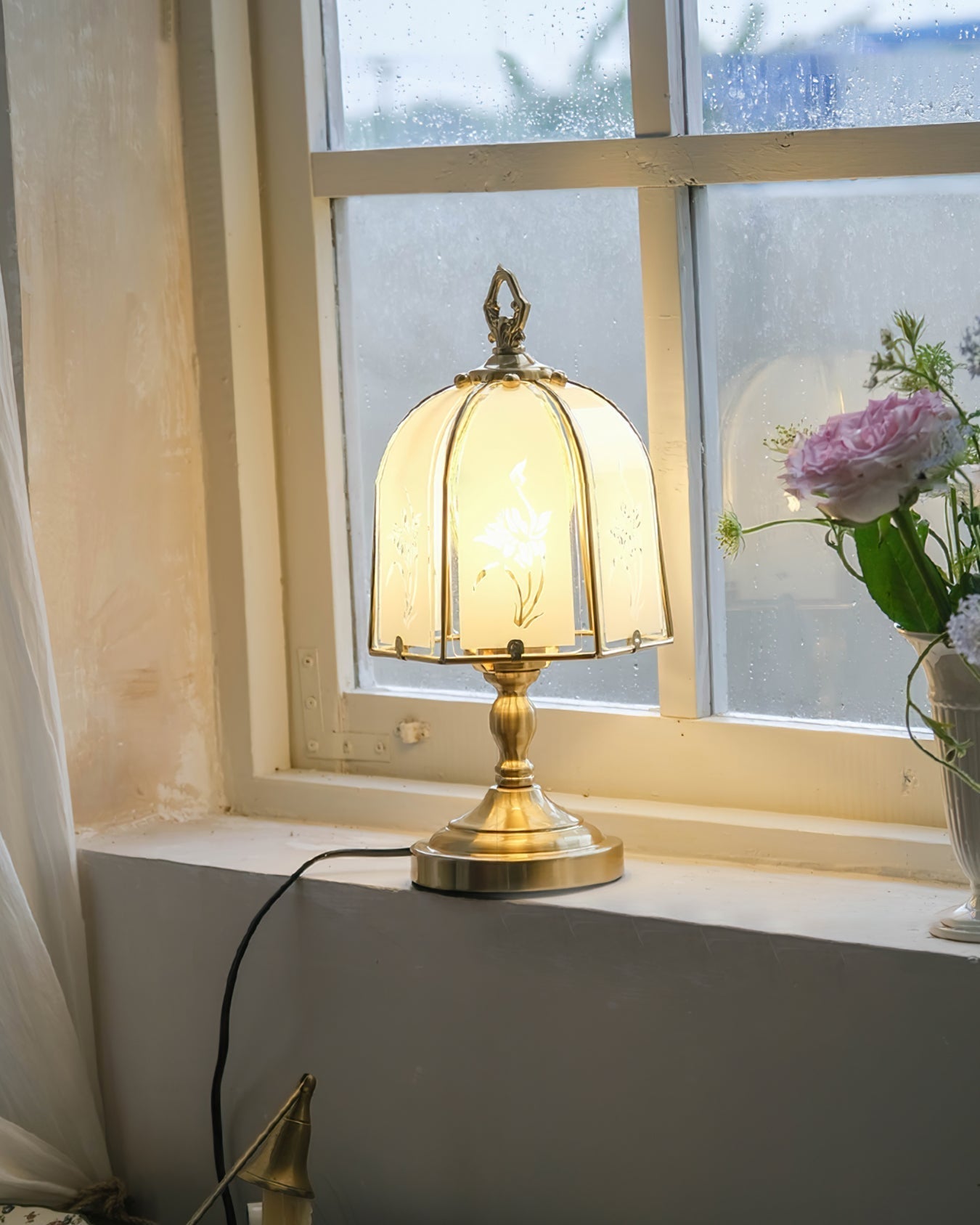 RadiantBloom - Orchid Glass Lamp