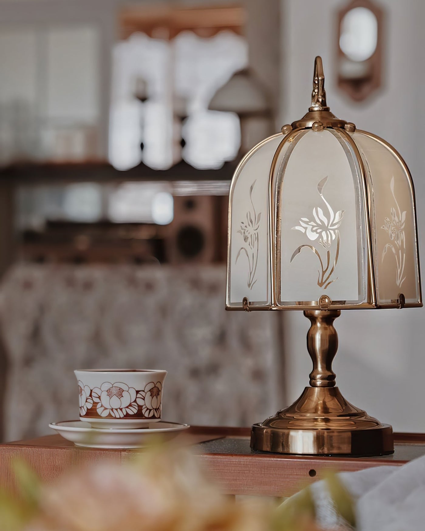 RadiantBloom - Orchid Glass Lamp