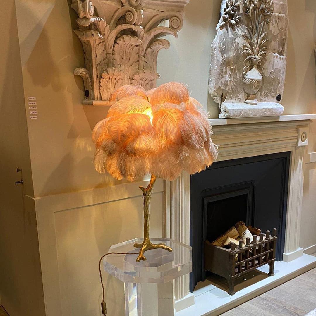 FeatherGlam – Luxurious Table Lamp