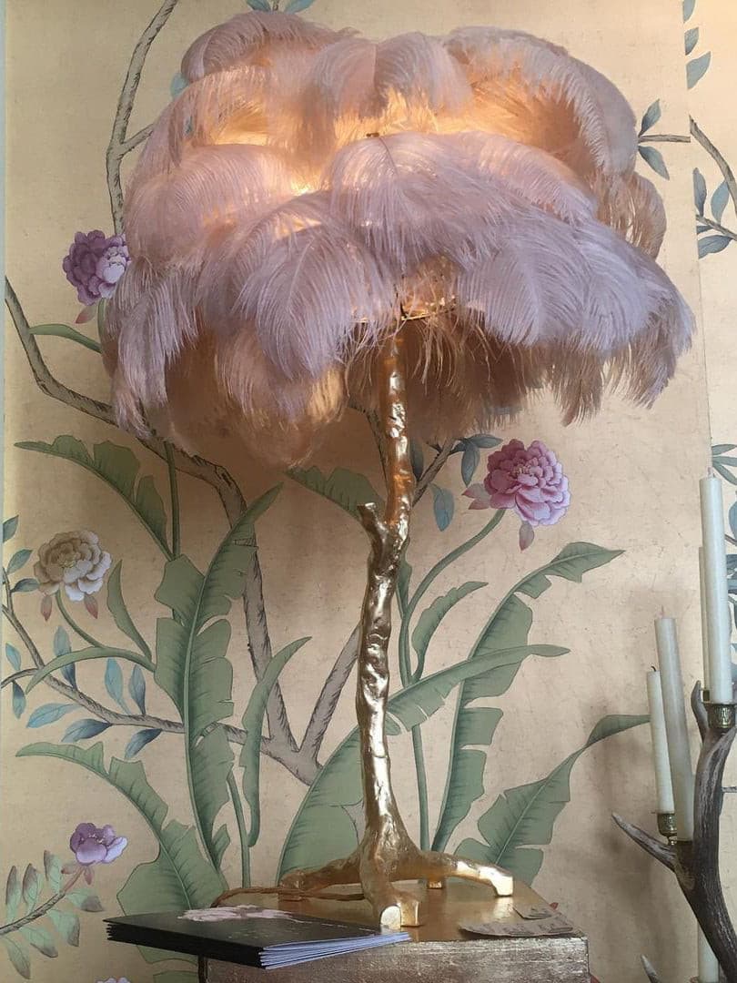 FeatherGlam – Luxurious Table Lamp