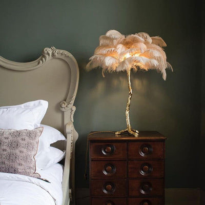 FeatherGlam – Luxurious Table Lamp