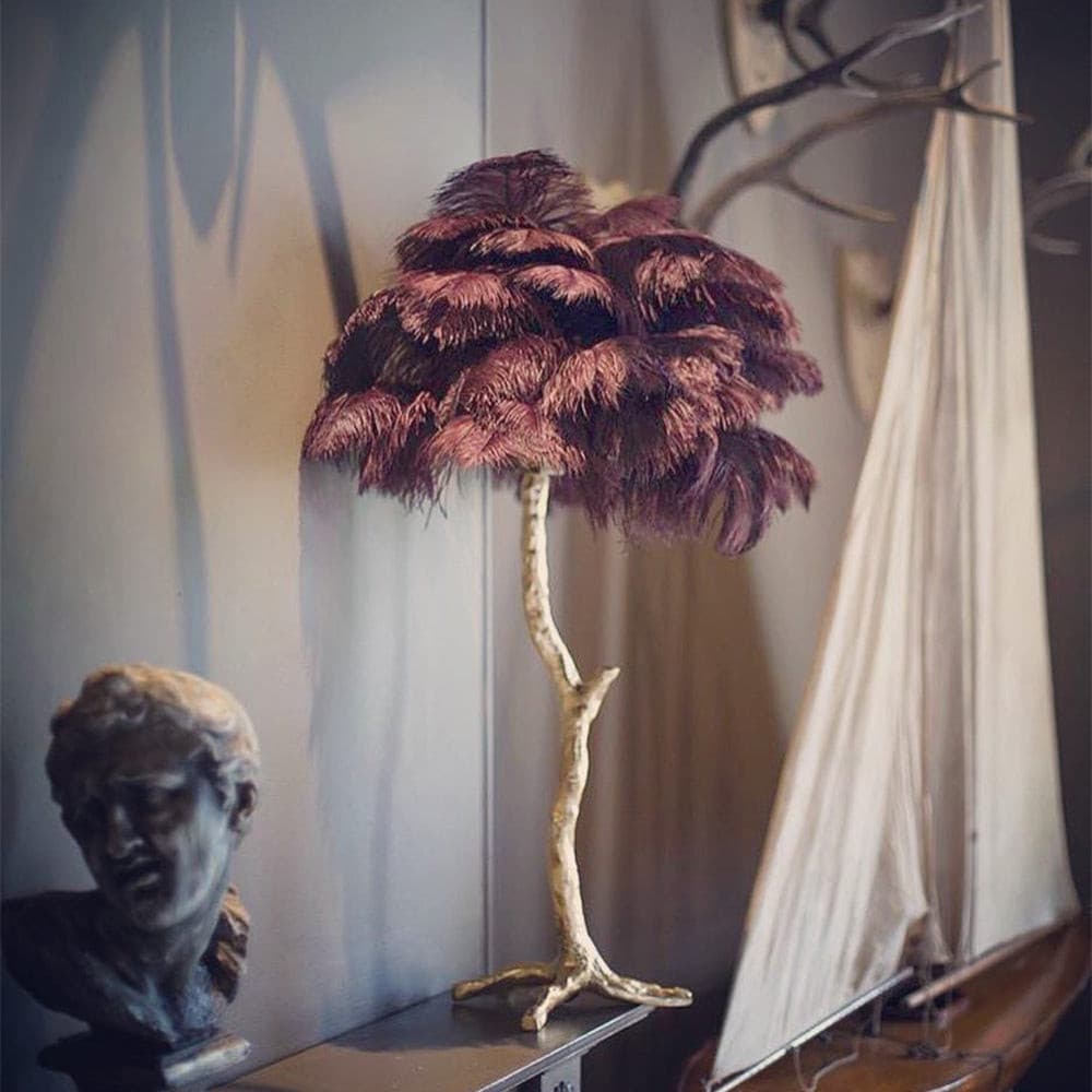 FeatherGlam – Luxurious Table Lamp