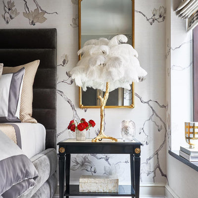 FeatherGlam – Luxurious Table Lamp