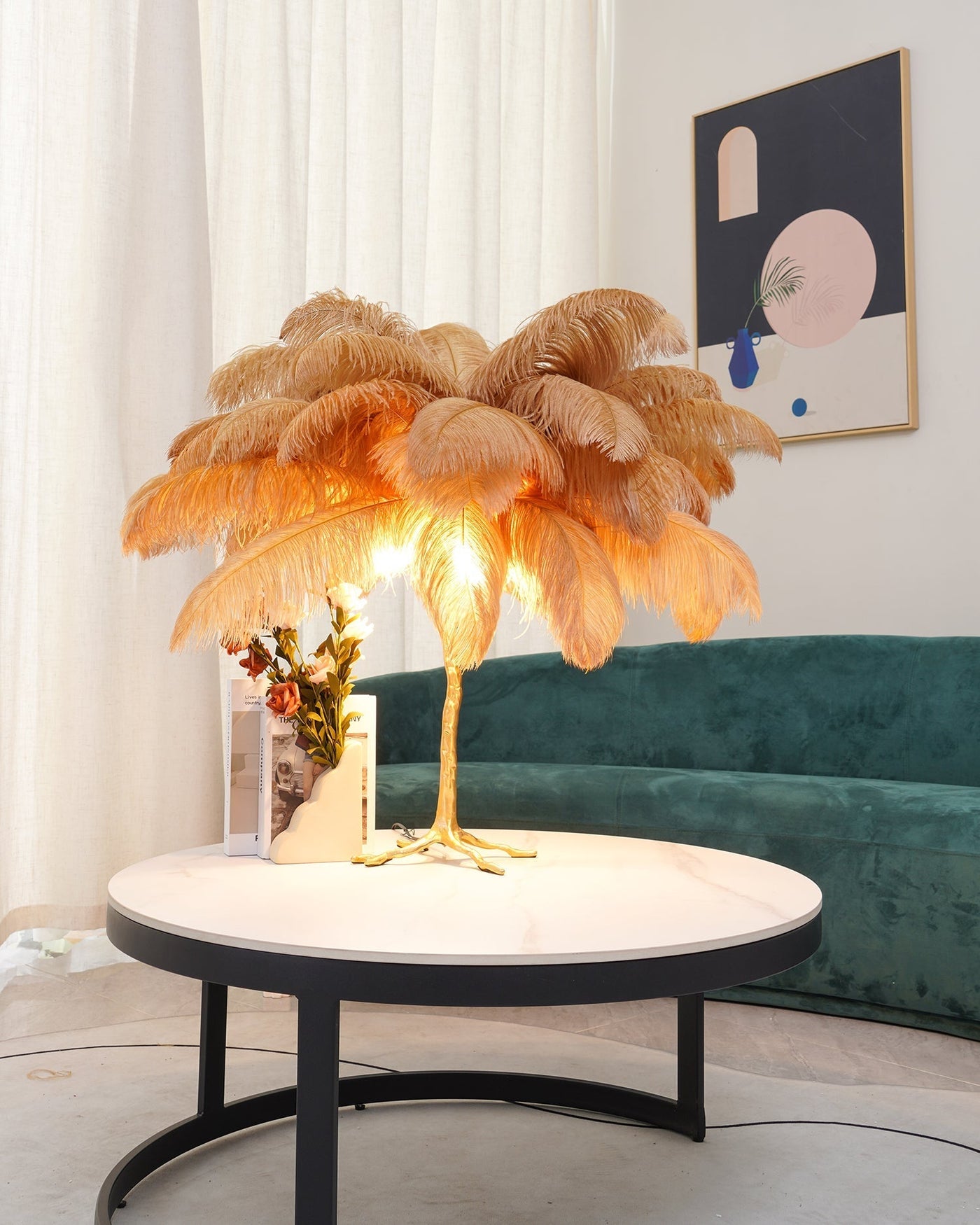 FeatherGlam – Luxurious Table Lamp