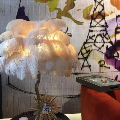 FeatherGlam – Luxurious Table Lamp