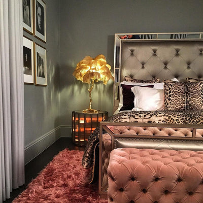 FeatherGlam – Luxurious Table Lamp