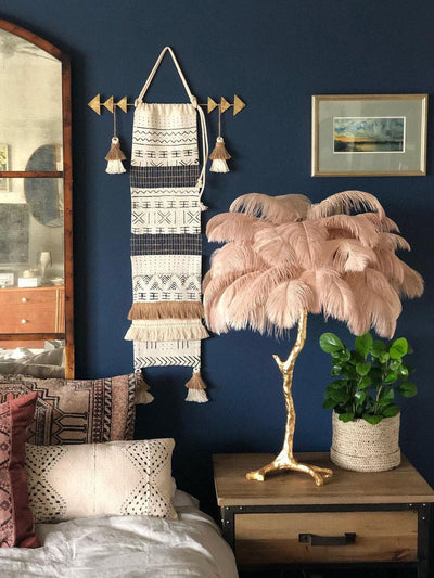 FeatherGlam – Luxurious Table Lamp