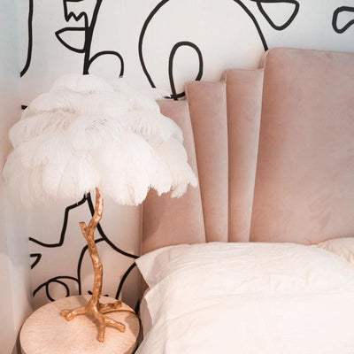 FeatherGlam – Luxurious Table Lamp
