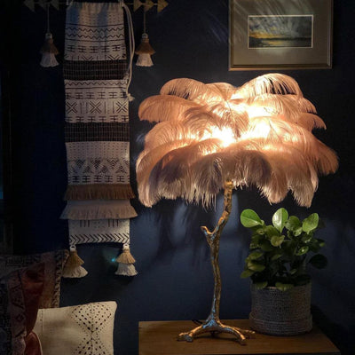 FeatherGlam – Luxurious Table Lamp
