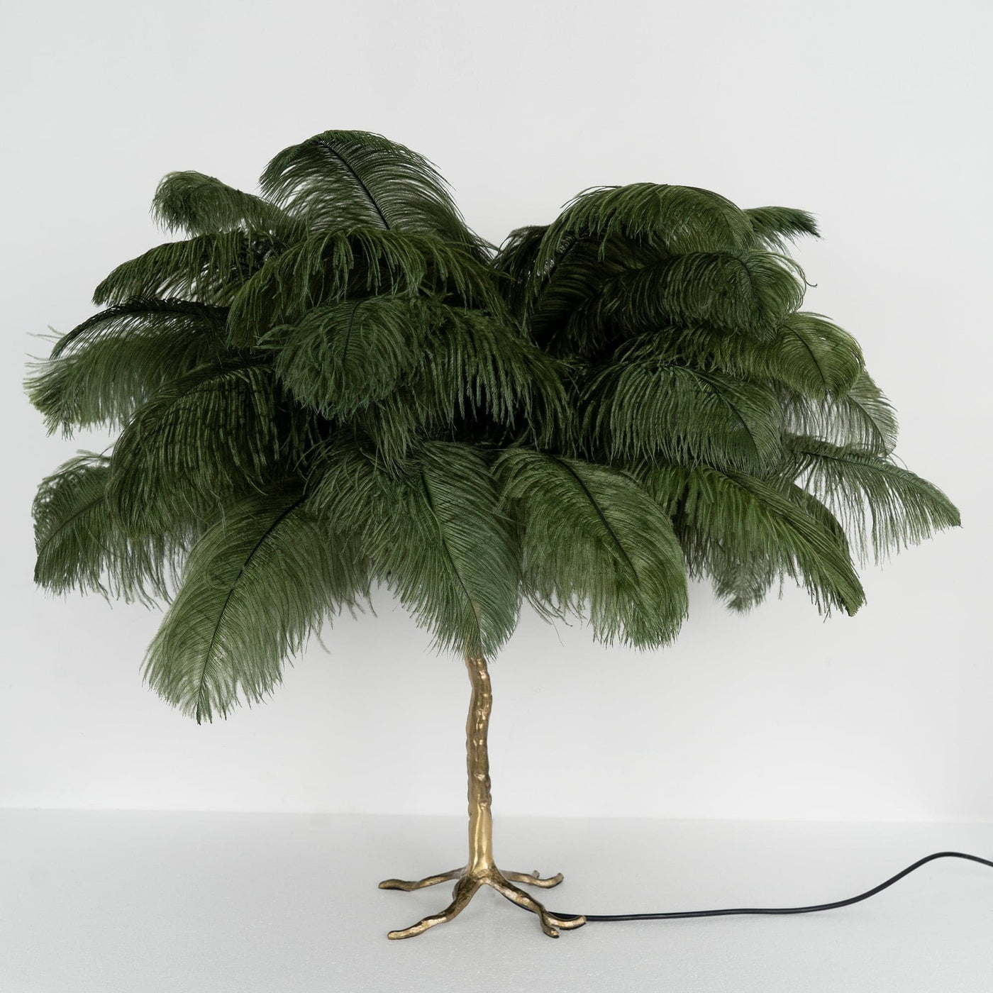 FeatherGlam – Luxurious Table Lamp