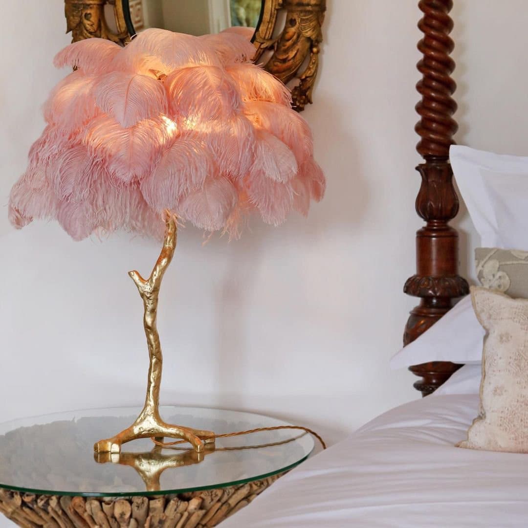 FeatherGlam – Luxurious Table Lamp