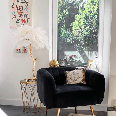 FeatherGlam – Luxurious Table Lamp