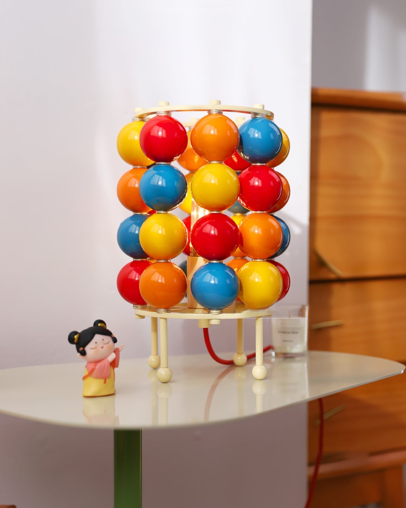 GlazeGlow - Table Lamp with Shiny Ball and Gentle Lighting