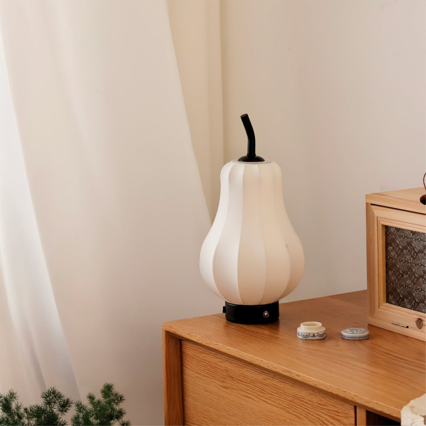 PearLume - Creative Table Lamp with Rechargeable Power