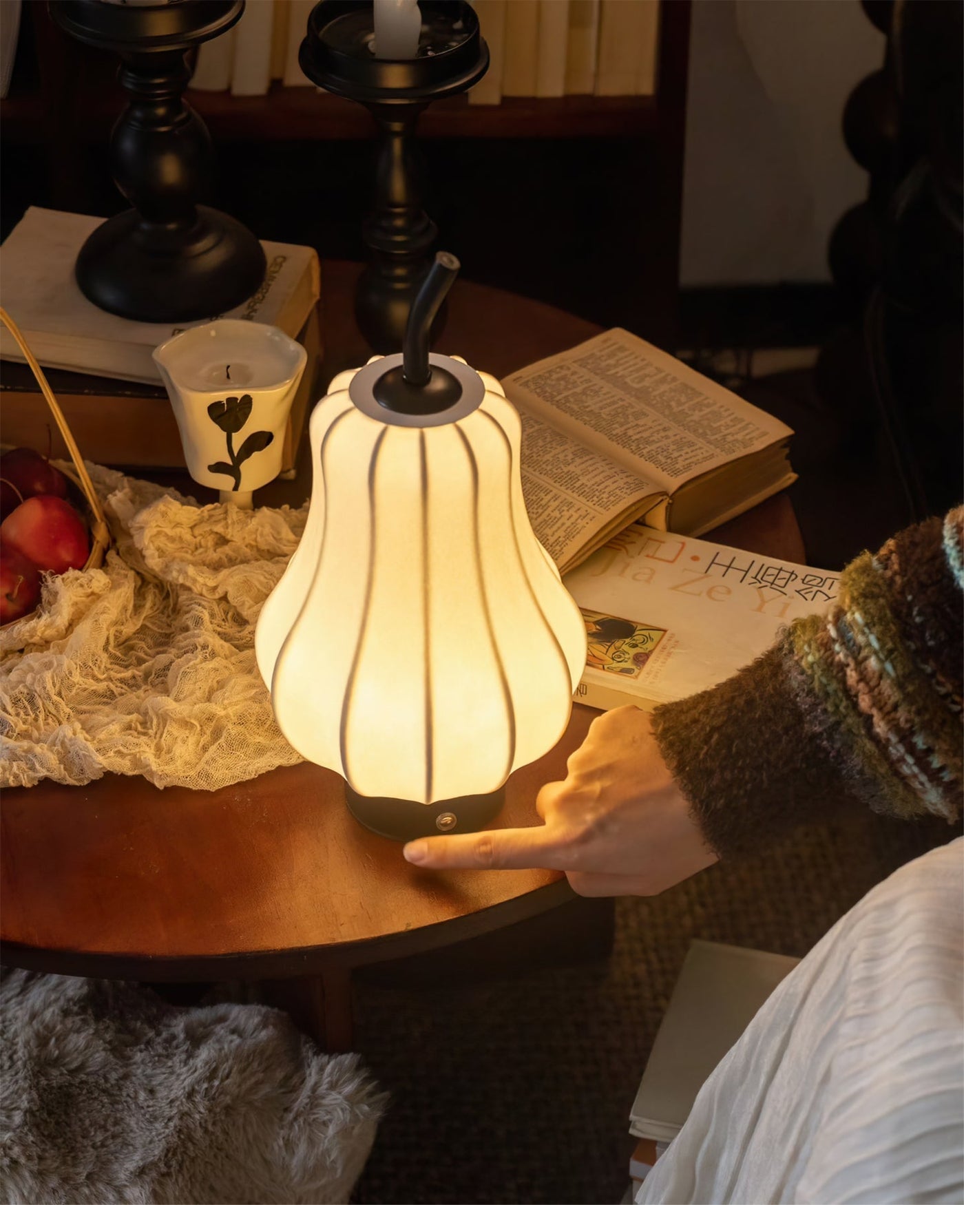 PearLume - Creative Table Lamp with Rechargeable Power