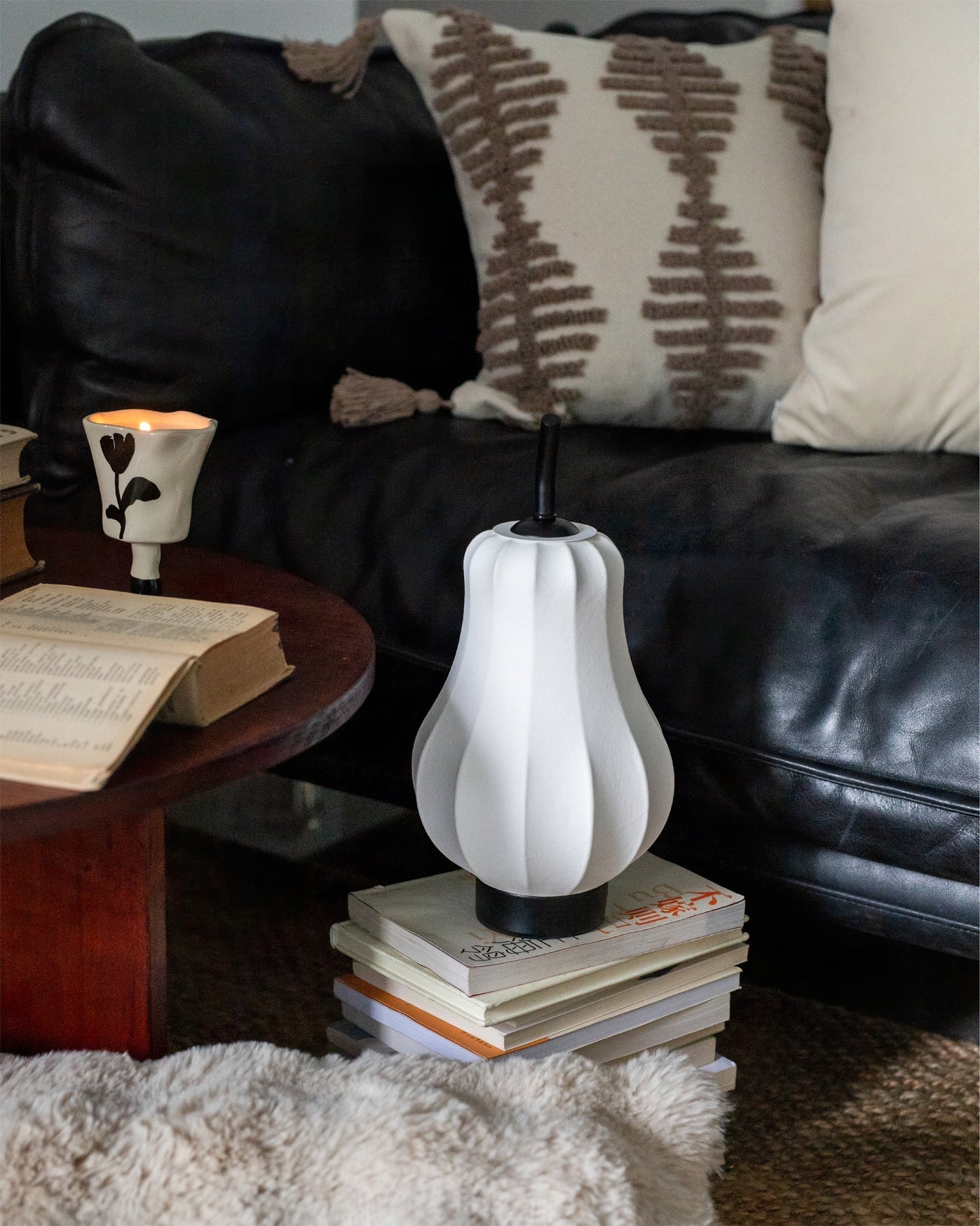PearLume - Creative Table Lamp with Rechargeable Power
