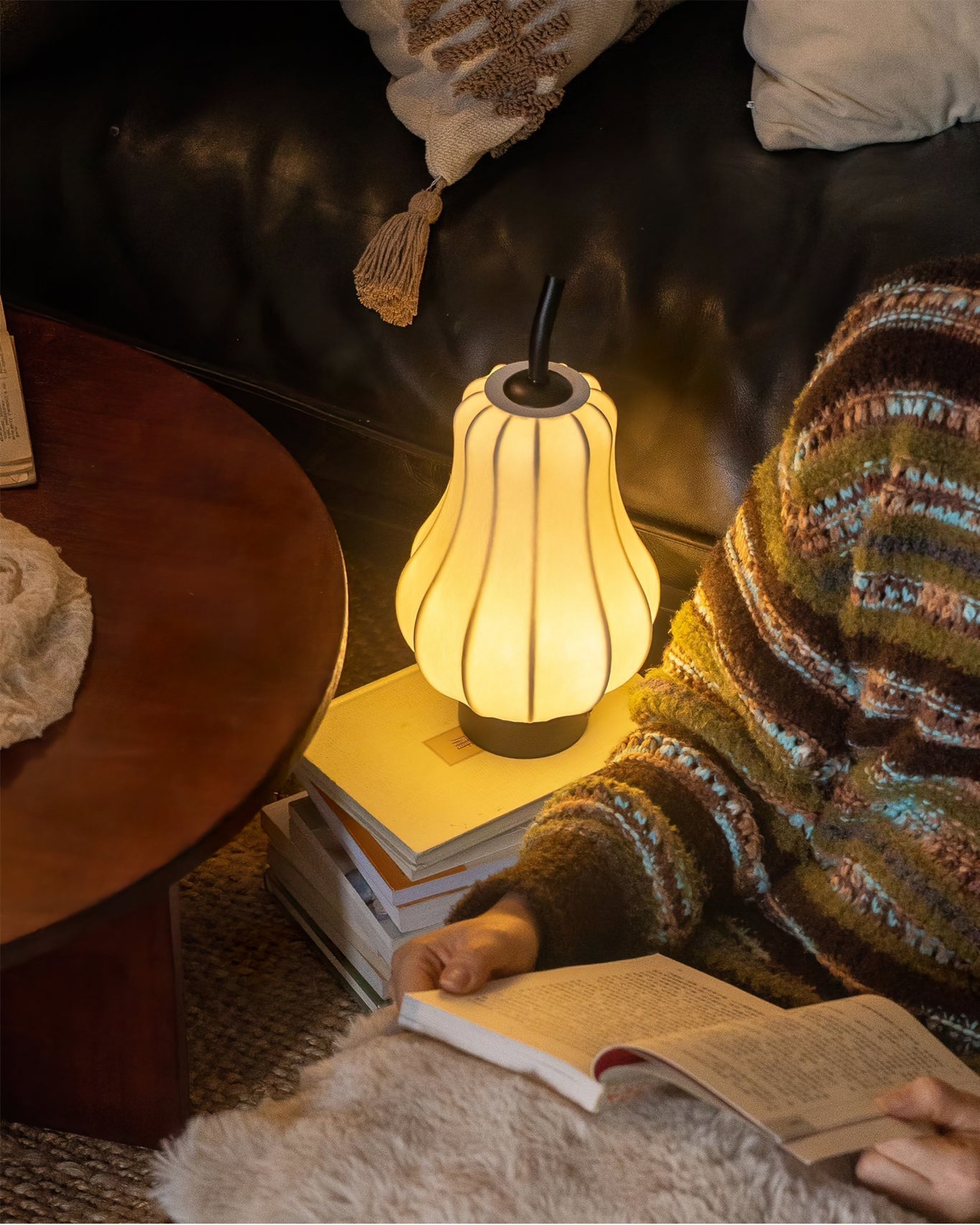PearLume - Creative Table Lamp with Rechargeable Power