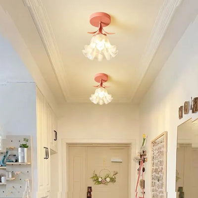 RadiantAura - Sleek Metal Pendant Light