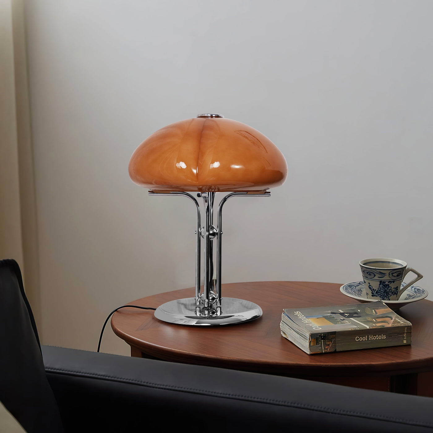 RetroGlow – Orange Glass Desk Lamp
