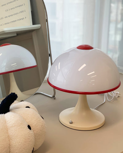 MushroomRadiance - Table Lamp with Sleek Base and Soft Lighting