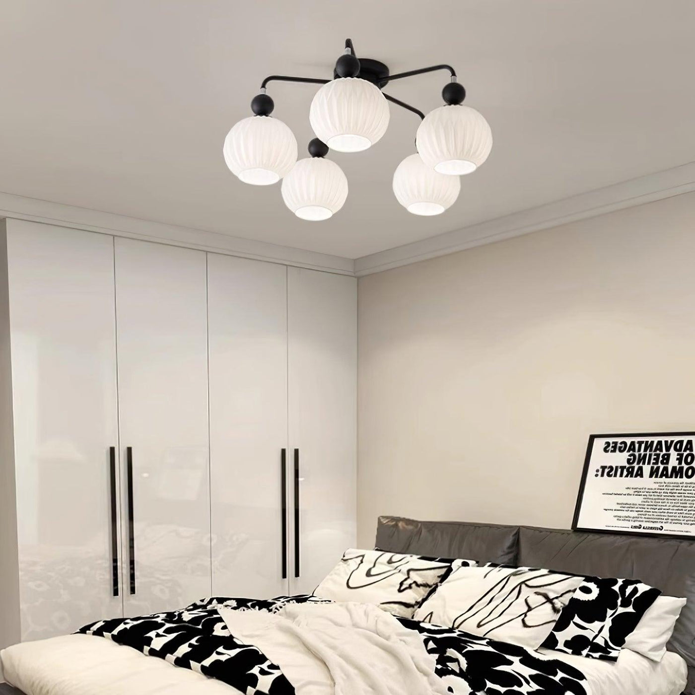 LuxeAura - Ceiling Lamp with Renee-Inspired Design and Warm Light
