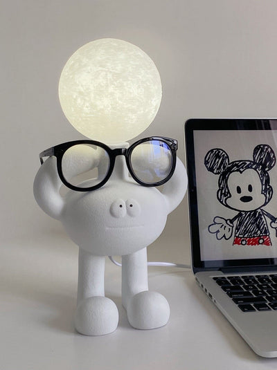 RoboLuxe - Table Lamp with Robot-Inspired Design and Cozy Illumination