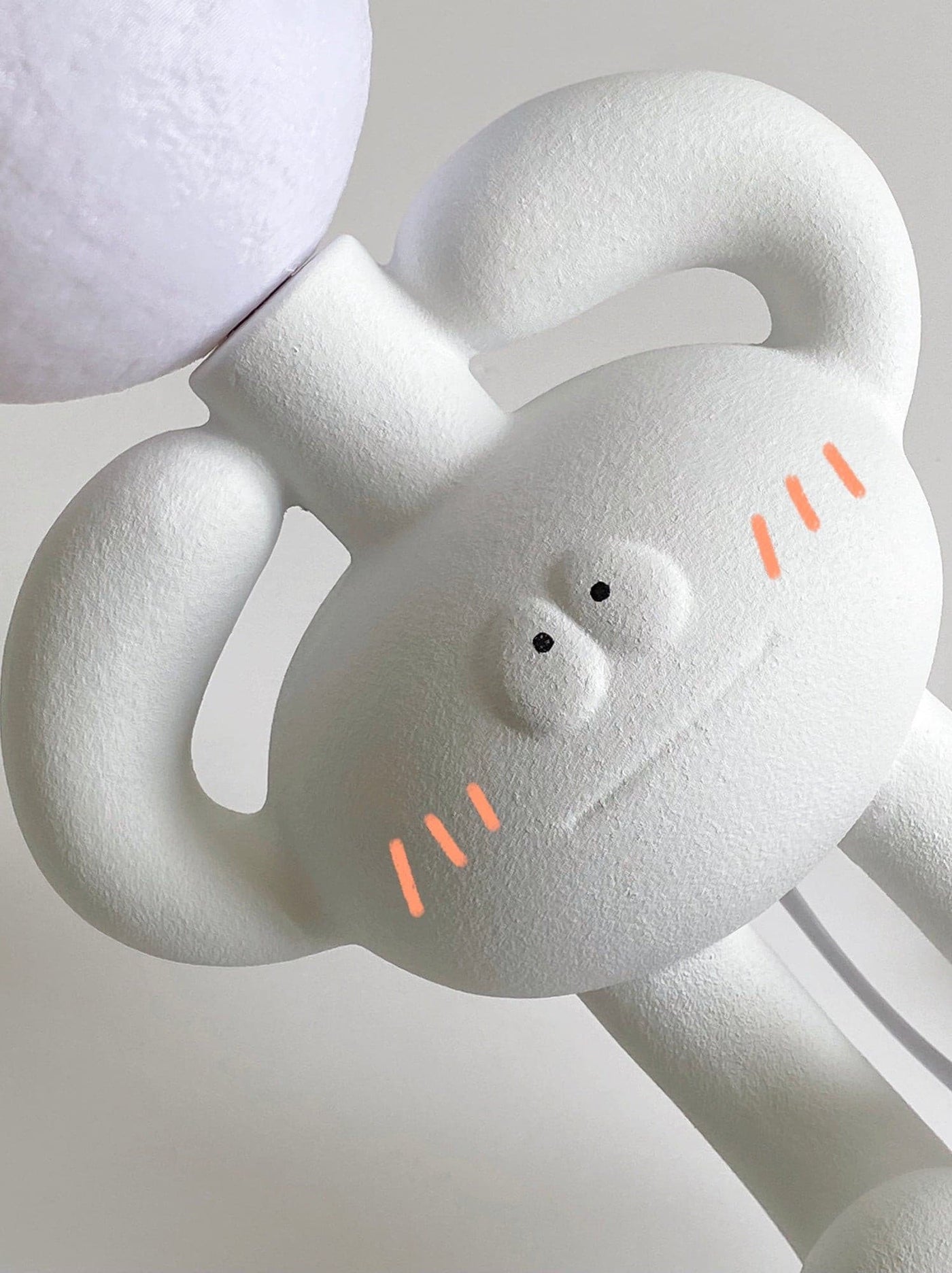 RoboLuxe - Table Lamp with Robot-Inspired Design and Cozy Illumination