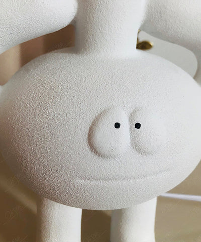 RoboLuxe - Table Lamp with Robot-Inspired Design and Cozy Illumination